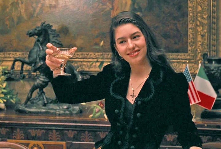 Ele é pai da também diretora Sofia Coppola, que tem construído uma sólida carreira com filmes como “Encontros e Desencontros” (2003), “Maria Antonieta” (2007) e “Priscila” (2023).
