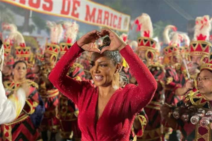 Valéria Valenssa desfilou no carnaval carioca em 2024 pela União de Maricá, escola da Série Ouro. A família da modelo mora na cidade da região metropolitana do Rio de Janeiro há 30 anos. 
