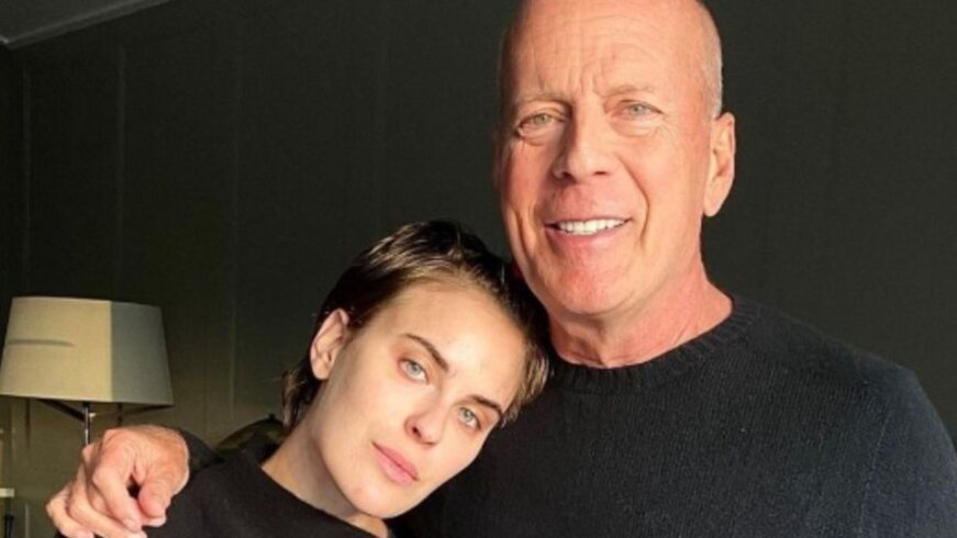 Recentemente, Tallulah Willis, de 30 anos, uma das filhas de Bruce Willis, falou sobre a condição de saúde atual do pai em entrevista ao programa de TV Today. Ele está estável .Há dias dolorosos, mas há tanto amor. Isso realmente me mostrou que não devo tomar nenhum momento como garantido, declarou.
