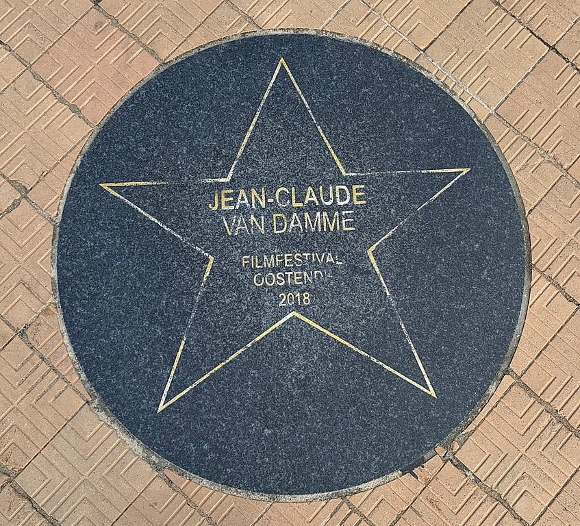 Com isso, emendou um sucesso atrás do outro e se tornou um mito dos filmes de ação. 'Kickboxer', 'Cyborg - o Dragão do Futuro', 'Dragão Branco', 'Soldado Universal' O salário do ator crescia a cada filme, assim como seu destaque no cenário americano e mundial.