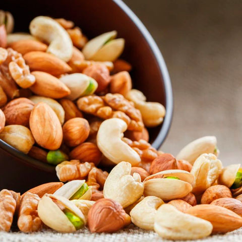  Oleaginosas: Sementes comestíveis (como castanhas, nozes e amêndoas), provenientes de plantas ricas em óleo e gorduras benéficas ao ser humano (quando ingeridas em quantidades adequadas), proporcionam energia imediata e de longa duração.