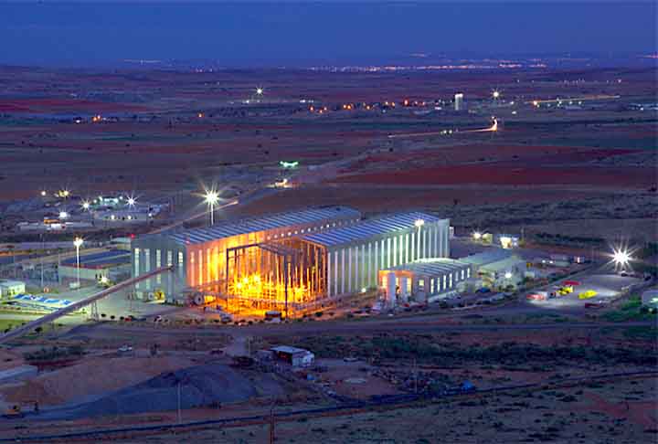 A empresa Fresnillo plc tem 21 projetos de exploração ativos localizados em todo o país. Ela sinalizou planos de usar o dinheiro arrecadado em seu IPO para expandir para o Peru e o Chile. 