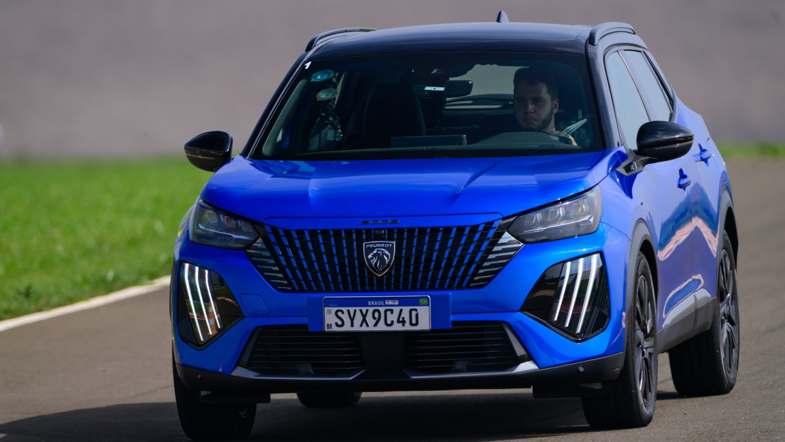 Test drive do Peugeot E-2008 pdurante o segundo torneio e-Copa no Brasil, em Tuiuti (SP)