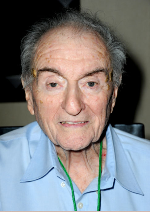 Jason Wingreen começou a carreira em teatro atuando na prestigiada Broadway e também fez várias séries de TV, além de cinema. 