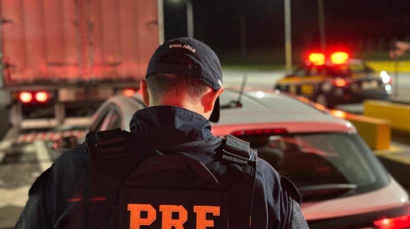 Foto de apoio ilustrativo: cinco veículos sofrem sinistro no quilômetro 3 da BR-116, em Fortaleza, na manhã desta quinta-feira, 17