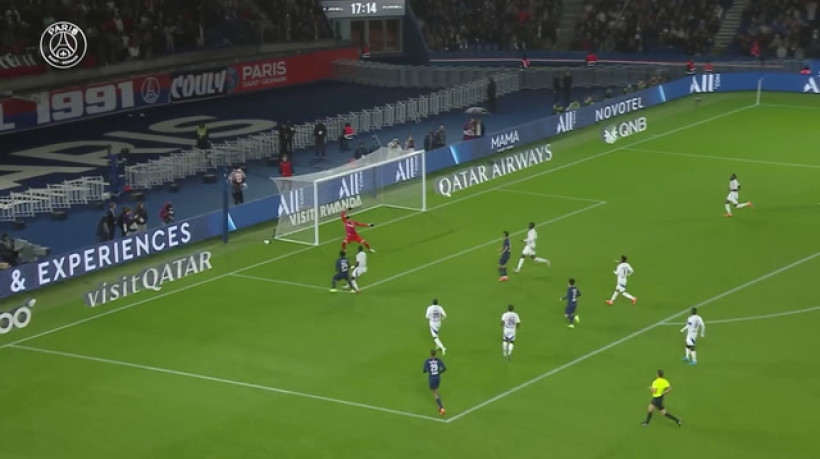 Senny Mayulu, joia do PSG, marca primeiro gol na Ligue 1 com estilo