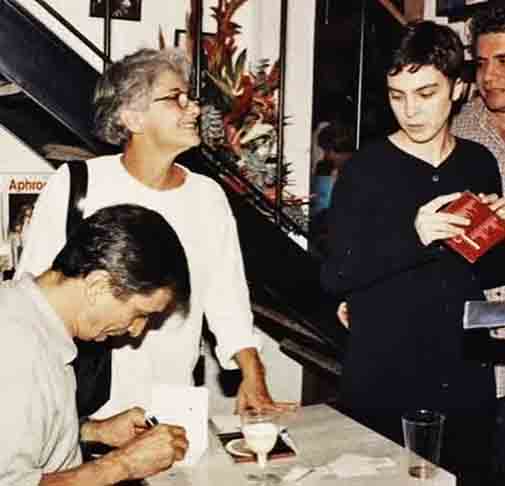 Formado em filosofia, ele terminou o curso na Universidade de Londres, na Inglaterra, quando estava exilado no fim dos anos 60 por conta da Ditadura Militar. 

