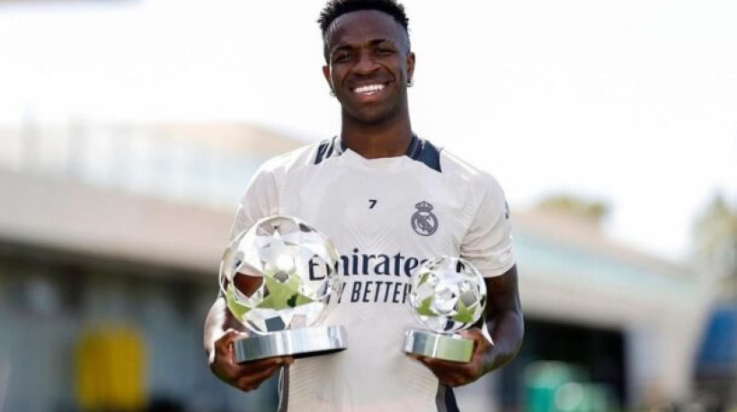 Jornalista prefere meio-campista do Manchester City, que não está entre os três finalistas, ao brasileiro