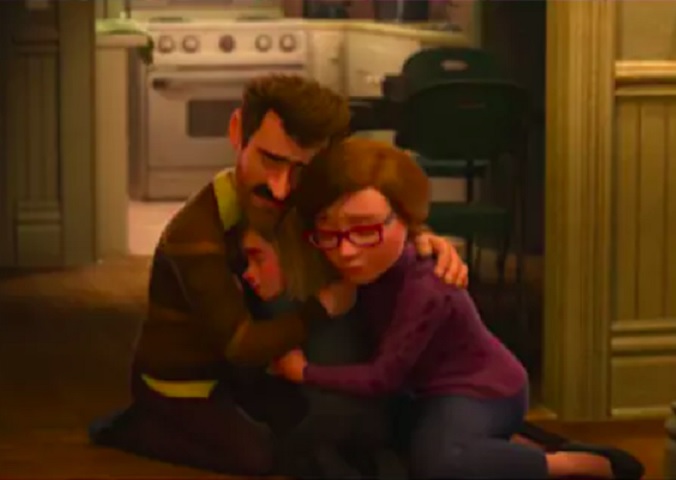 Divertida Mente (2015): Difícil não se emocionar quando a menina Riley volta para casa e recebe um abraço apertado dos pais nesta cena de Divertida Mente.