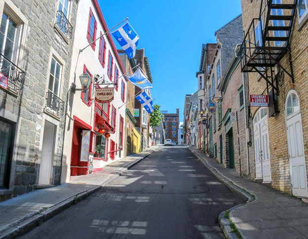 Gravatá (PE) - Fica 450m acima do nível do mar, com temperaturas que podem chegar a 10ºC em pleno Nordeste. A 80 km de Recife, tem fazendas e prédios históricos charmosos e farta gastronomia italiana, suíça, gaúcha e regional. Atrai aventureiros para alpinismo, rapel e mountain bike.