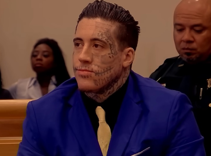 Durante a audiência, a defesa de Wilson apresentou uma carta escrita pelos pais adotivos do réu. O texto o descreve como uma criança feliz, que amava profundamente seus pais e irmãs, sendo igualmente muito amado por todos.