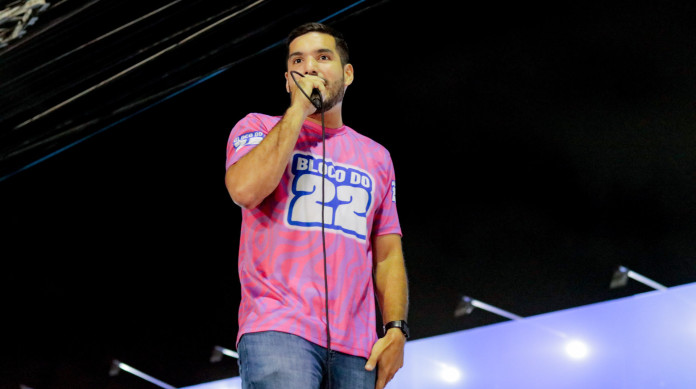 André Fernandes durante campanha das eleições municipais