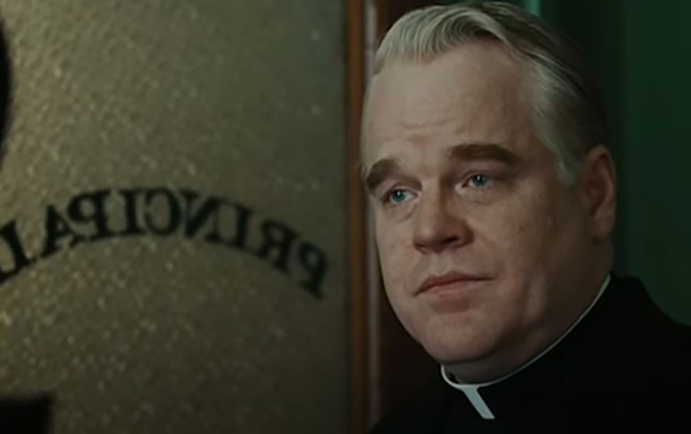 Philip Seymour Hoffmann - O ator americano tinha 46 anos quando morreu em 2014. Ele estava caído no banheiro com uma seringa no braço. O laudo apontou consumo de heroína, cocaína e tranquilizantes. 