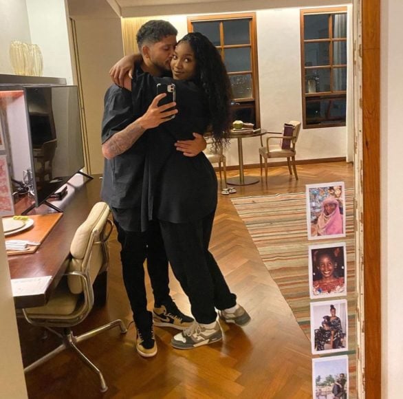 Acabei com a confiança da pessoa que eu mais amo. Eu tô de verdade sem chão. Me sentindo um fraco, e vou arcar com as consequências. De novo, obrigado por pelo menos avisar ela antes, finalizou o jogador.