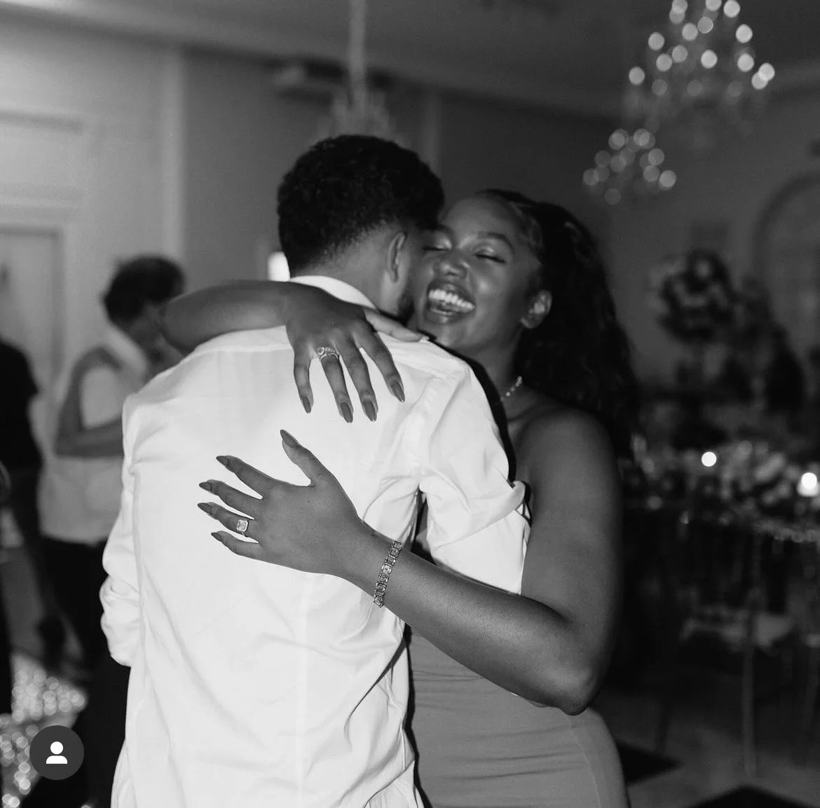 Depois da exposição do caso, o jogador limitou os comentários e Kevelin trancou o perfil nas redes sociais.