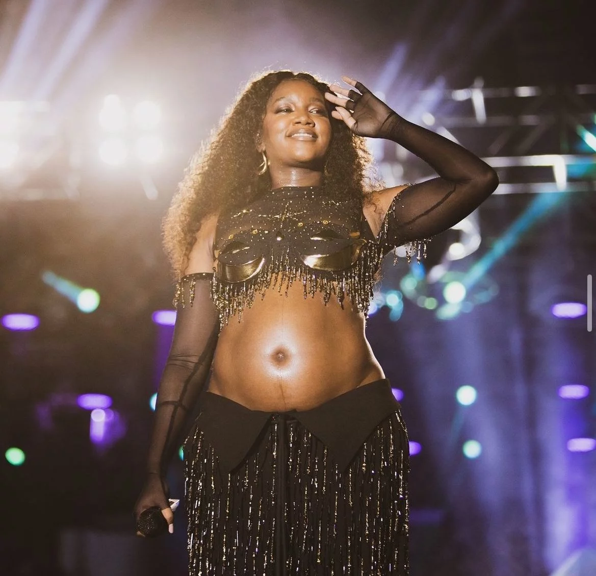 E ela continuou o desabafo: Sem confiança não existe relacionamento, e eu estou grávida. Então, preciso agora de sossego, de tranquilidade. Isso é tudo que eu vou falar sobre isso. Acho que é a maior baixaria que já aconteceu na minha vida. Não tinha muito como eu fingir que nada aconteceu e não falar com vocês, ponderou.