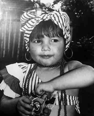 Nascida em São Jerônimo, cidade da região metropolitana de Porto Alegre, no Rio Grande do Sul, Patrícia Poeta formou-se em jornalismo na PUC-RS e iniciou sua carreira como repórter e apresentadora na filial da TV Bandeirantes em seu estado natal. 
