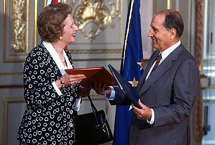 O grupo France Manche apresentou seu projeto: um túnel de 50 km, dos quais 37 km estão sob o mar. Construído somente para ferrovias, ele tinha dois túneis para tráfego e um central para ventilação, uma plataforma de embarque de veículos em plataformas específicas e trens de dois andares.