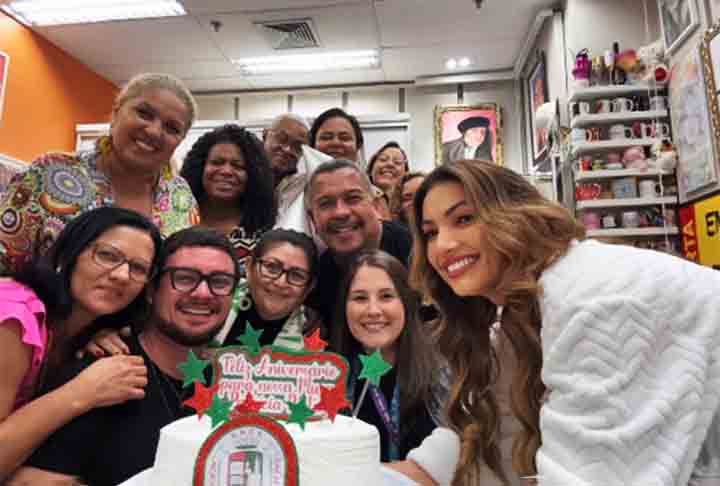 “Noite especial com vários librianos reunidos. Vambora celebrar a vida. Adoro! Obrigada pela surpresa, amei!”, escreveu no Instagram. O Flipar mostra a seguir curiosidades sobre a vida e a carreira de Patrícia Poeta. 
