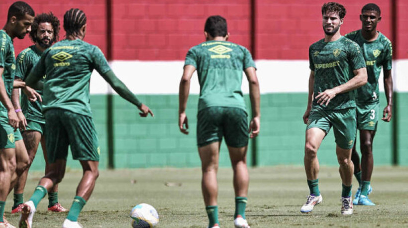 Jovem volante deve ser o herdeiro da vaga do uruguaio, suspenso por três cartões amarelos; Flu já está em Salvador para jogo contra o Vitória