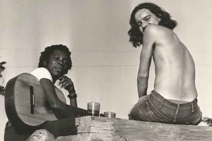 Milton nasceu em quarto da pensão de Dona Augusta, na rua Conde de Bonfim 472, na Tijuca, no Rio de Janeiro. É filho da empregada doméstica Maria do Carmo do Nascimento, que foi abandonada grávida pelo namorado e o registrou como mãe solteira. 