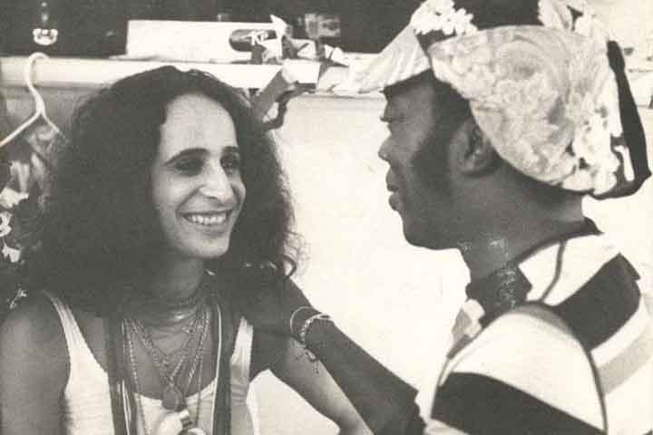 “Posso dizer que sou muito feliz com tudo que conquistei em todos esses anos. Não me arrependo de nada, e agradeço pelas muitas experiências que a vida me deu. Aos fãs, muito obrigado por tornarem minha vida tão linda”, celebrou Milton Nascimento