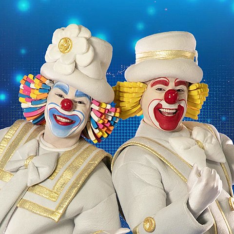 Patati e Patatá - Grupo de teatro e arte circense, começou como quarteto, mas três morreram num acidente. Hoje a marca é uma franquia, com produtos licenciados. E há várias duplas. Atores treinam e, quando aprovados, podem fazer shows pelo país.