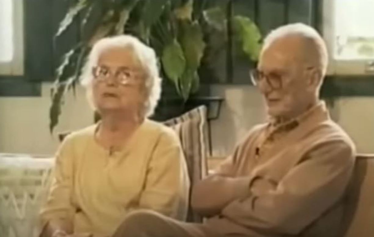 A avó concordou, desde que o trouxesse para vê-lo algumas vezes e não tirassem o nome da sua mãe do registro. O futuro cantor foi adotado por Lília e seu marido Josino Campos, dono de uma estação de rádio. 