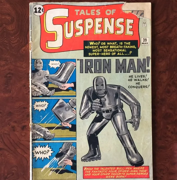 O personagem Homem de Ferro, alter ego bilionário Tony Stark, teve sua primeira aparição nas histórias em quadrinhos da Marvel Tales of Suspense #39, publicadas em março de 1963. 