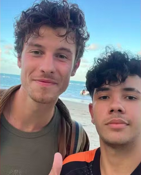 Trancoso é um dos destinos mais populares da Bahia, frequentemente visitado por artistas e celebridades. Em 2024, o cantor canadense Shawn Mendes visitou o local e posou para selfie com um fã.