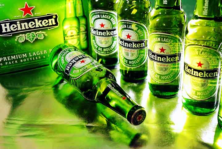 Heineken: Essa lager holandesa é bastante popular e bem aceita em pubs e festivais.