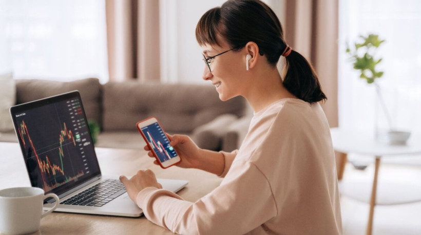 O dinamismo do mercado financeiro demanda especialistas capazes de transformar oportunidades em crescimento sustentável (Imagem: Arsenii Palivoda | Shutterstock)