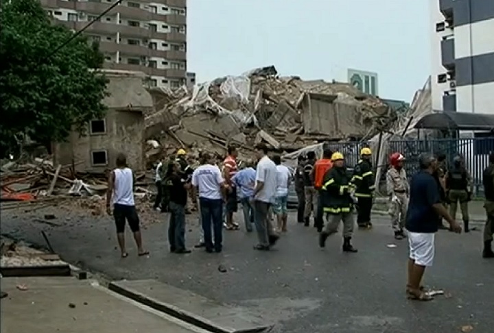 Edifício Real Classic (Belém, 2011): Um prédio residencial de alto padrão desabou em fevereiro de 2011, matando cinco pessoas em Belém (PA). O edifício estava em obras há mais de dois anos e teria 30 andares.