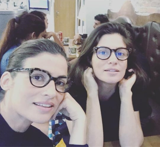Renata Vasconcellos e Lanza Mazza - Elas são praticamente idênticas. Renata é jornalista e âncora do Jornal Nacional, na TV Globo. Já Lanza é estilista.