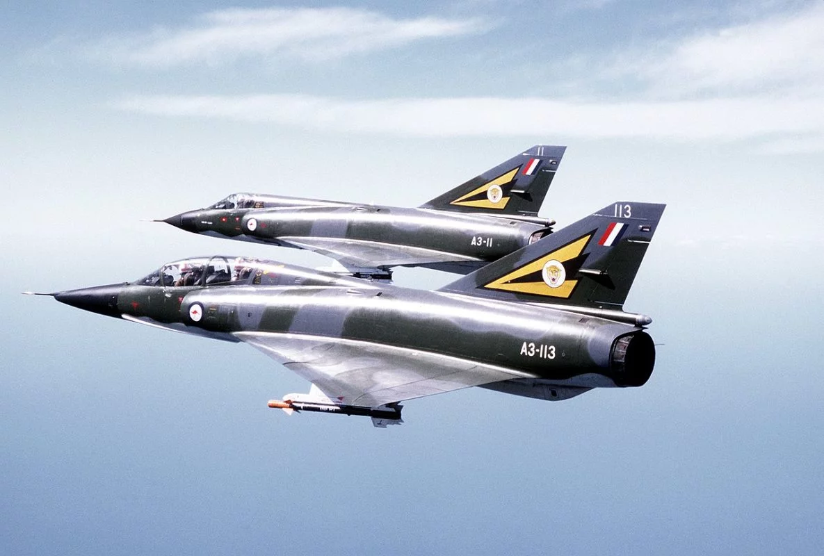 7º) Paquistão (1.434 aeronaves): A Força Aérea do Paquistão (PAF) foi fundada em 1947 e conta com caças F-16 Fighting Falcon, Mirage III (foto) e JF-17 Thunder.