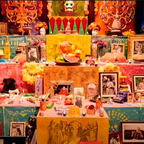 A comemoração do Día de los Muertos, reconhecida como patrimônio cultural e imaterial da humanidade pela Unesco, começa na noite de 31 de outubro e vai até 2 de novembro.