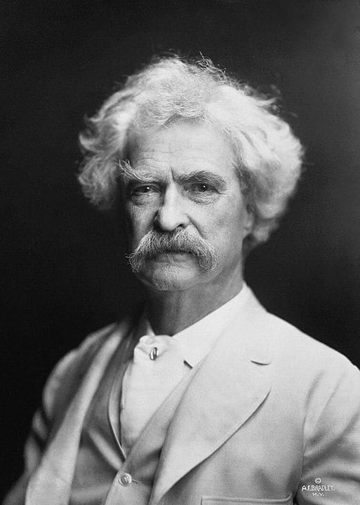 Mark Twain (Escritor, 1835-1910) – Daqui a vinte anos você estará mais decepcionado pelas coisas que não fez do que pelas que fez.