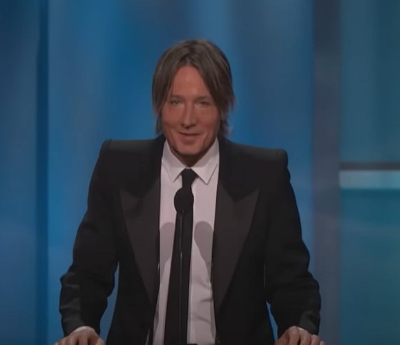 Keith Urban é um artista cuja paixão pela música e pela vida ressoa em tudo que faz. Com um legado em crescimento, ele continua a inspirar com sua autenticidade e talento.