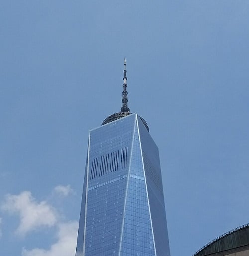 Além dos já citados One World Trade Center e o Memorial do 11 de setembro, há também outros três prédios no complexo. Antigamente, eram sete ao todo.