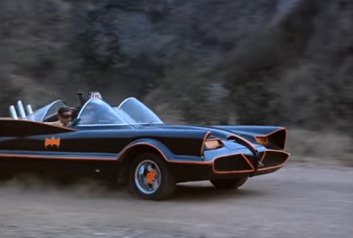 Baseado em um Lincoln Futura, este Batmóvel era extravagante e colorido, com diversos gadgets e truques que divertiam os espectadores, como o Bat-phone e o Bat-torpedo.
