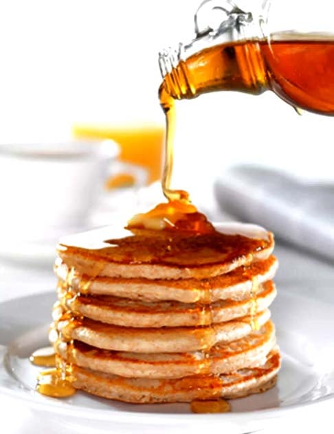 Mel também combina com pães, bolos, biscoitos, tapiocas e panquecas. E cai muito bem sobre produtos crocantes, como as torradas compradas prontas ou feitas na hora na torradeira.