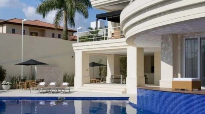 Defesa de pentacampeão mundial indica que o evento para venda do imóvel não obedeceu a algumas exigências do edital