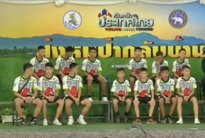 Durante o resgate, eles foram sedados para não sentirem hipotermia. O grupo foi convidado para ir à final da Copa do Mundo de 2018, no dia 15 de julho. Mas eles não puderam ir por ordem médica. 