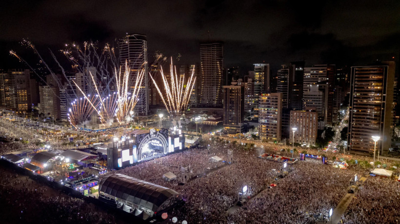 Réveillon na Praia de Iracema, em Fortaleza-CE