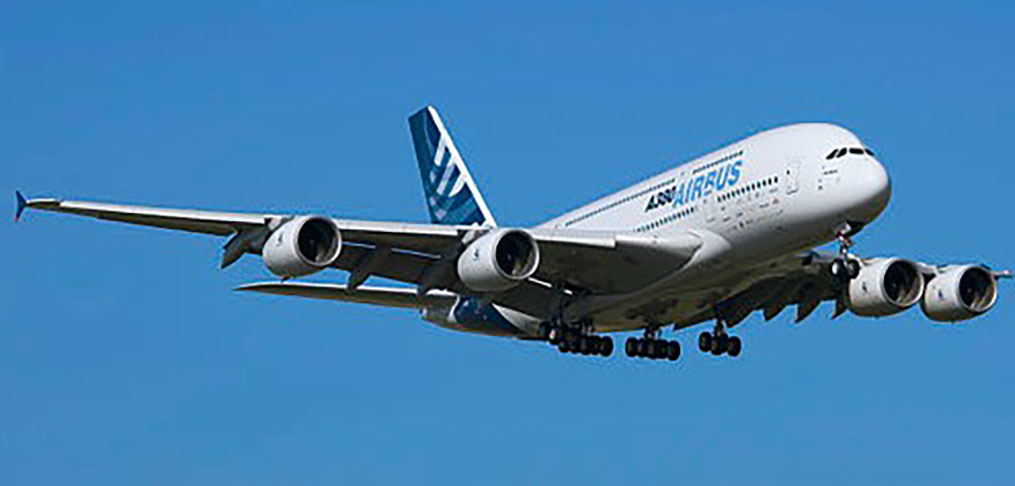 Airbus A380 - 1.185 km/h - É o maior avião do mundo, com capacidade para 853 passageiros, em três diferentes classes. Tem autonomia de 15.700 km.