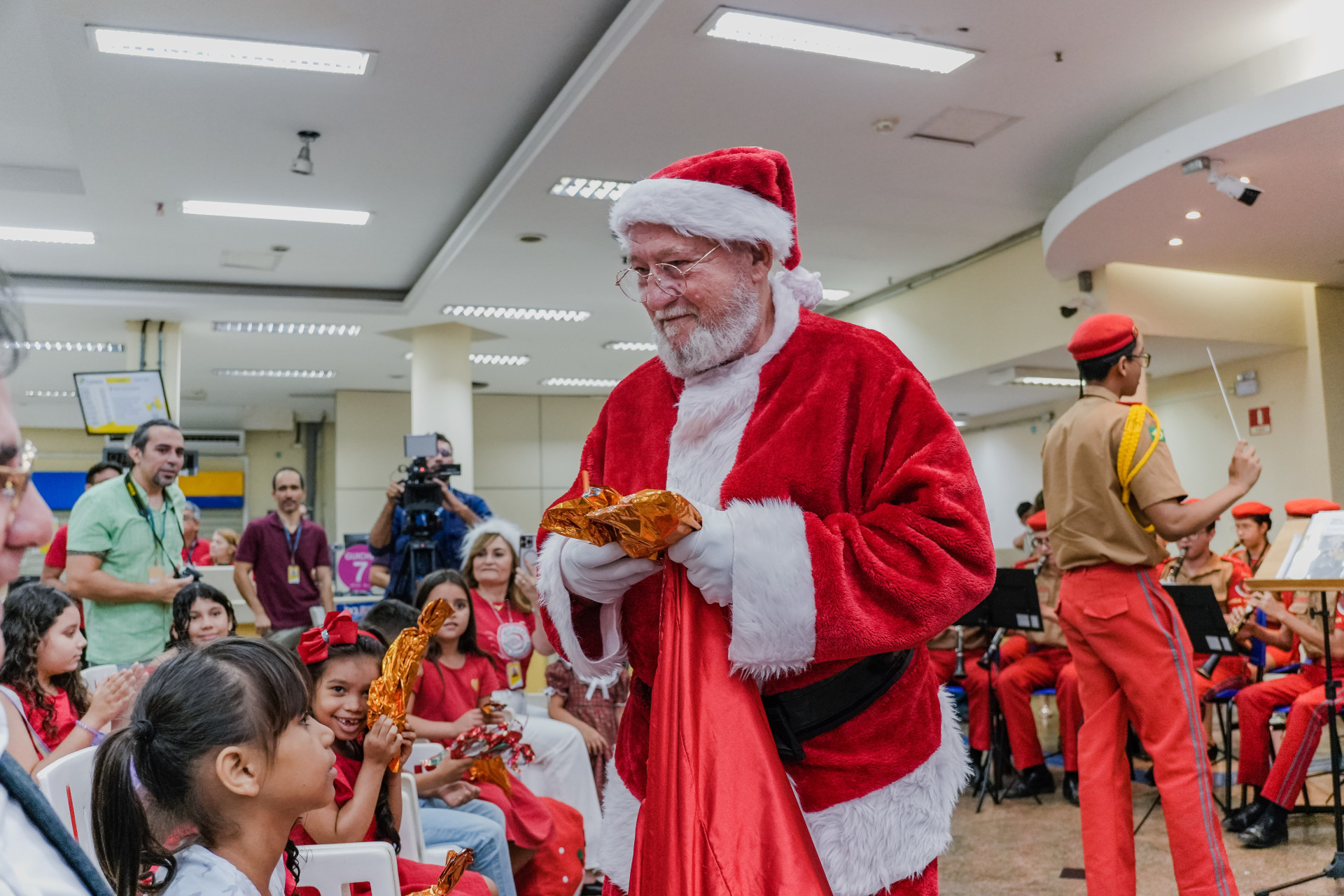 FORTALEZA-CE, BRASIL, 06-11-2024: Lançamento da campanha Papai Noel dos Correios. (Foto: Fernanda Barros/ O Povo)