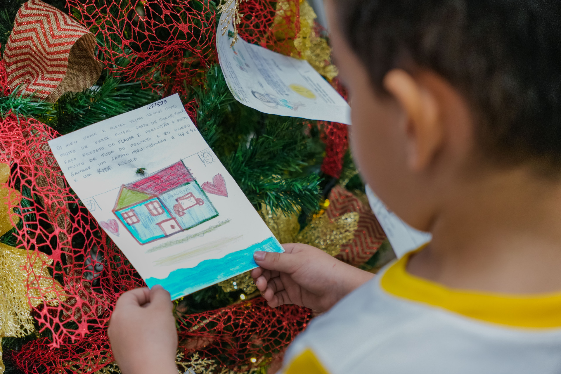 FORTALEZA-CE, BRASIL, 06-11-2024: Lançamento da campanha Papai Noel dos Correios. Na foto, Aquiles, que participou da campanha. (Foto: Fernanda Barros/ O Povo)