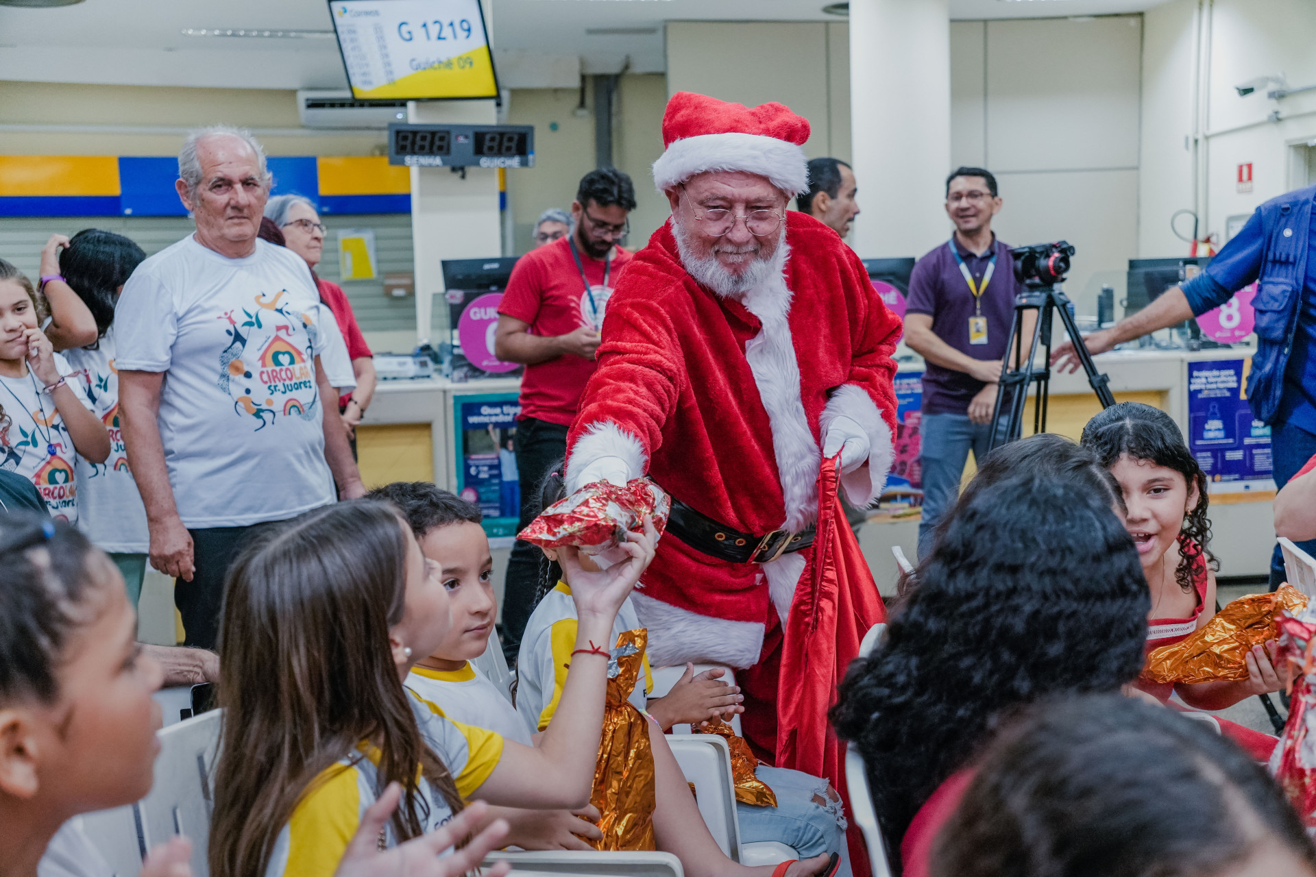 FORTALEZA-CE, BRASIL, 06-11-2024: Lançamento da campanha Papai Noel dos Correios. (Foto: Fernanda Barros/ O Povo)