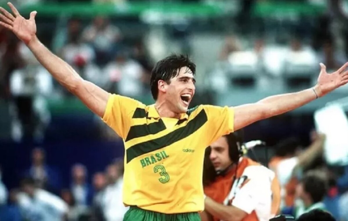 Giovane Gávio - Hoje treinador, o ex-ponteiro foi bicampeão olímpico de vôlei. Ele foi um dos protagonistas da geração do inédito título da Seleção Brasileira em Barcelona 1992 e repetiu a dose em Atenas 2004.