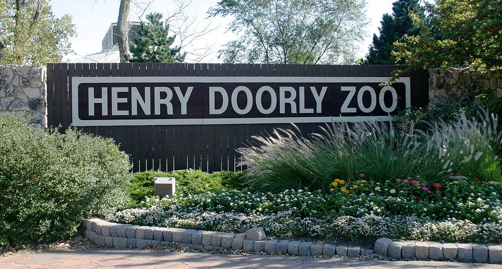 O caso aconteceu no zoológico de Henry Doorly, em Omaha, no estado do Nebraska, que fica na região central dos Estados Unidos. 

